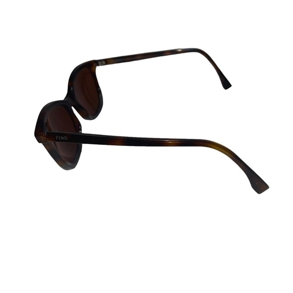 Fendi Woman Sunglasses - Picture 3 of 9